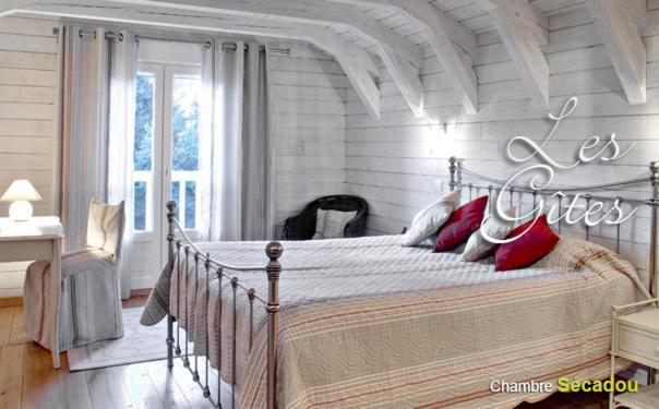 Les Maisons De Concasty Boisset  Bilik gambar