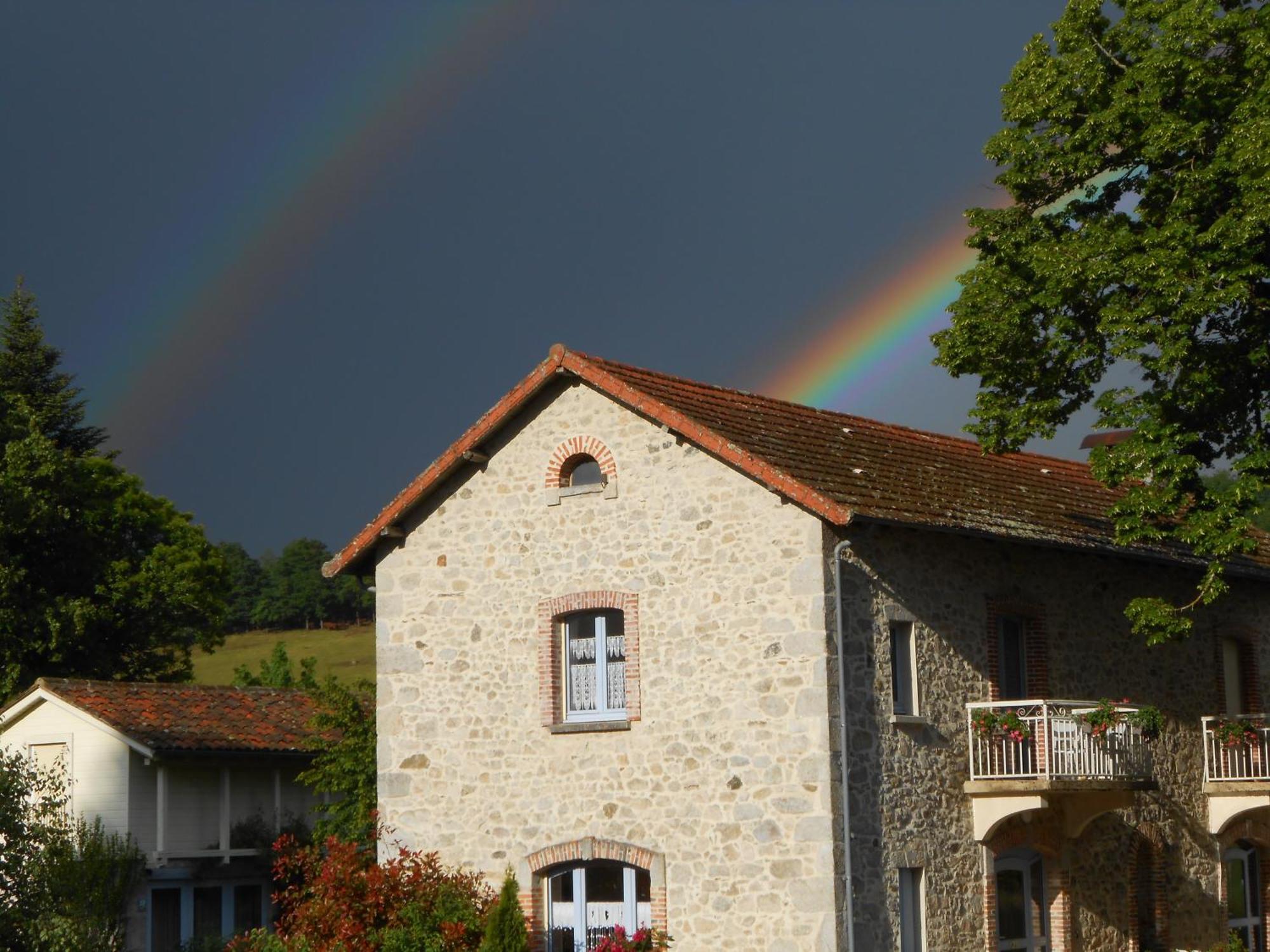 Les Maisons De Concasty Boisset  Bilik gambar